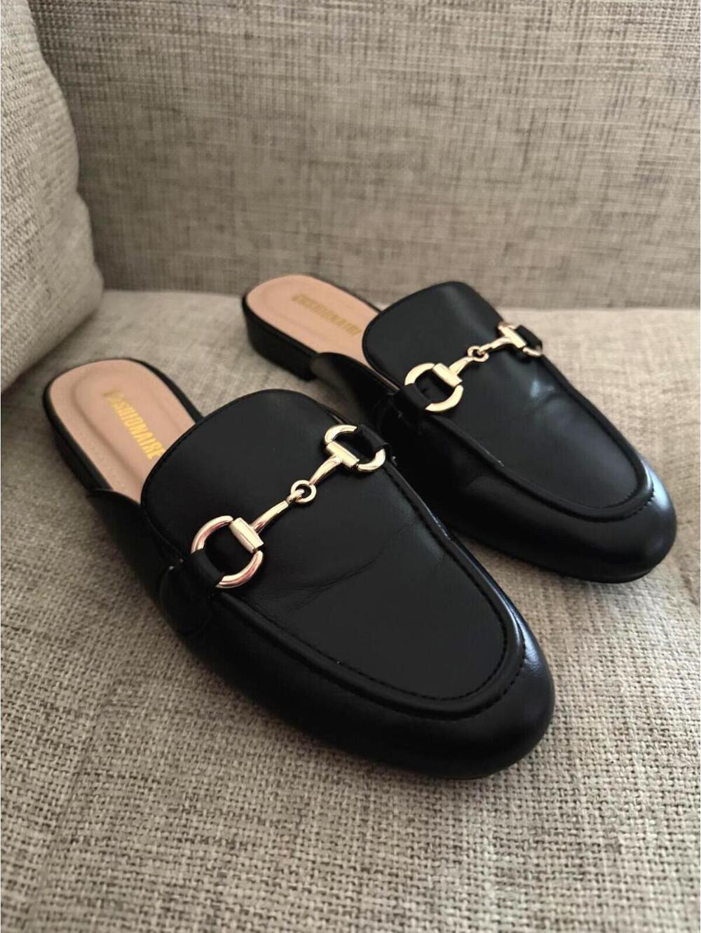 Cushionaire Gold Bit Slip-On Loafers Size M